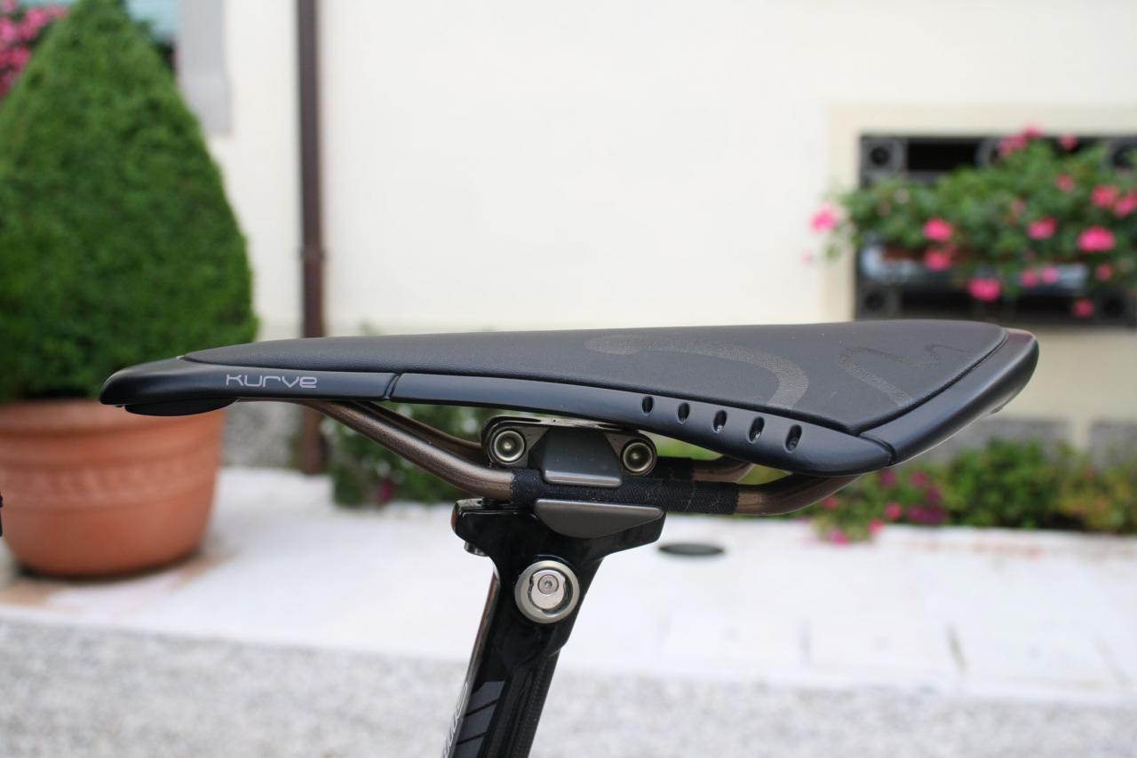 Fizik kurve sales snake saddle